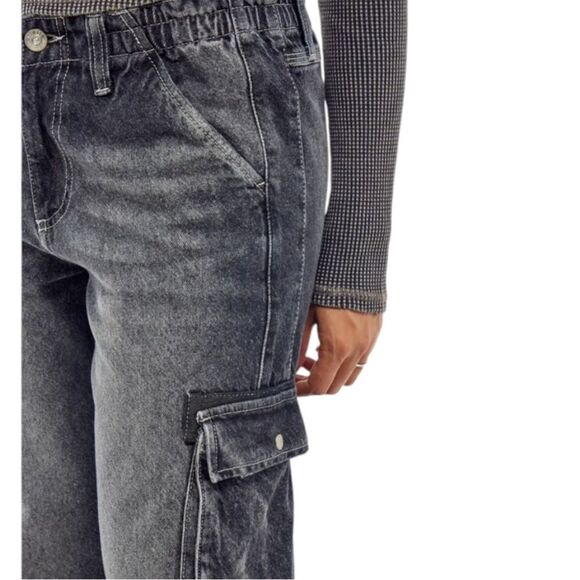 NWT BDG Urban Outfitters Y2K Low Rise Womens Cargo Jeans Washed Black XS - Picture 6 of 12